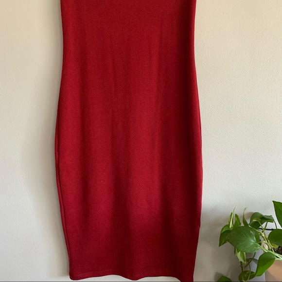 RED DRESS - Picture 5 of 6